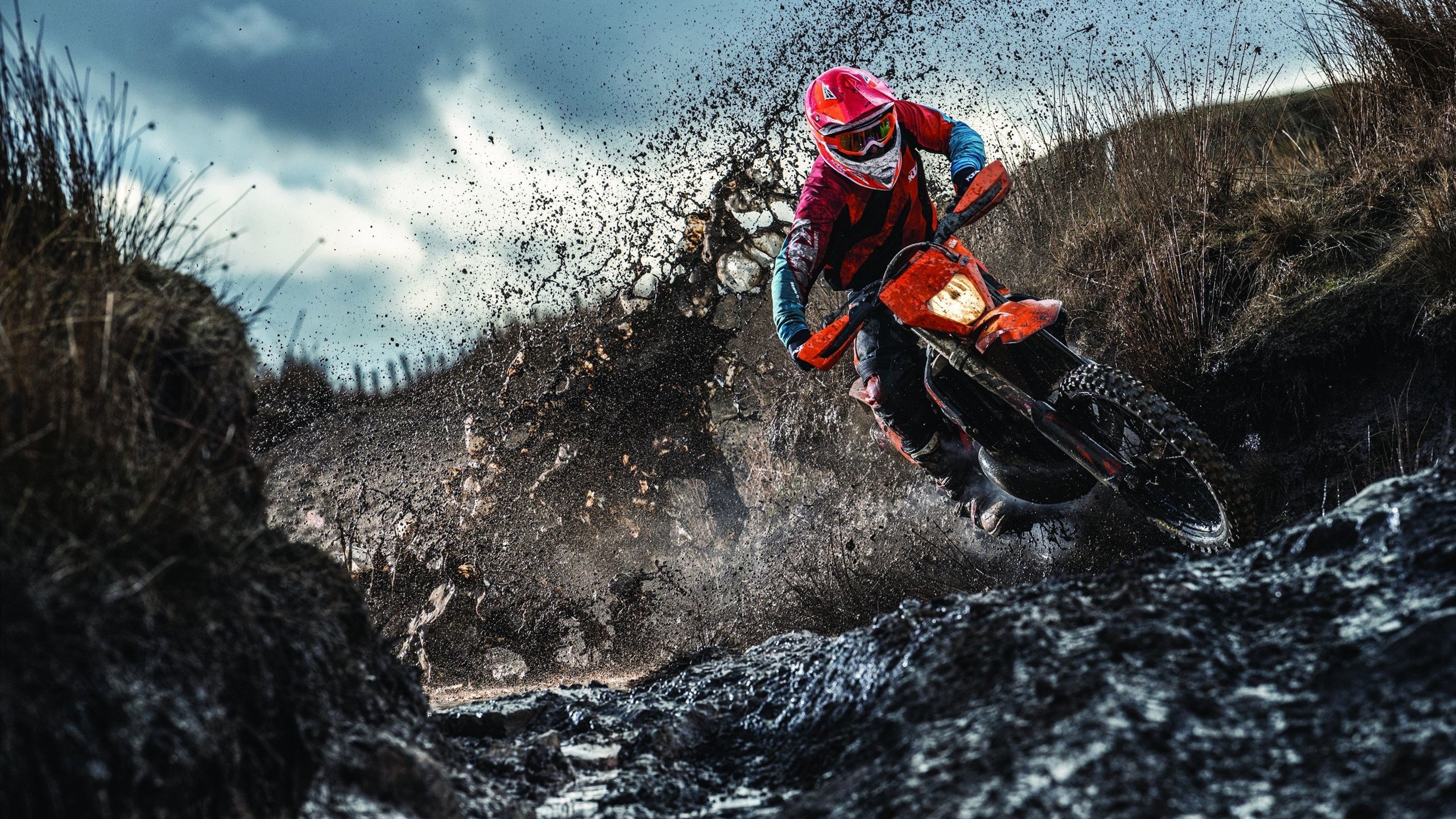 开云中国大陆-篮球青训推行小组互评制度增强团队协作，篮球团队训练